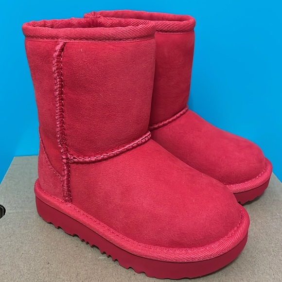 UGG NWT, baby girl size 7 red classic UGG boots. - Picture 5 of 10